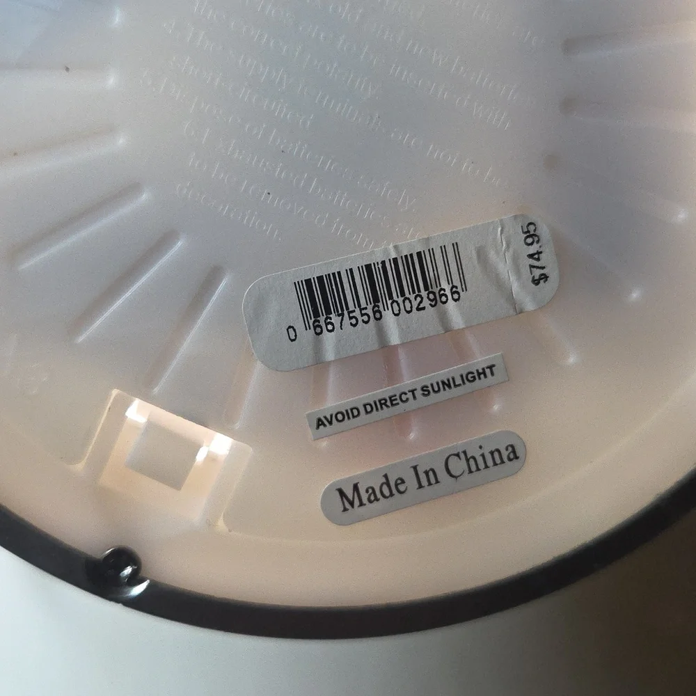 Bath & Body Word Pineapple Shaped Glass Candle Holder. - Picture 4 of 4